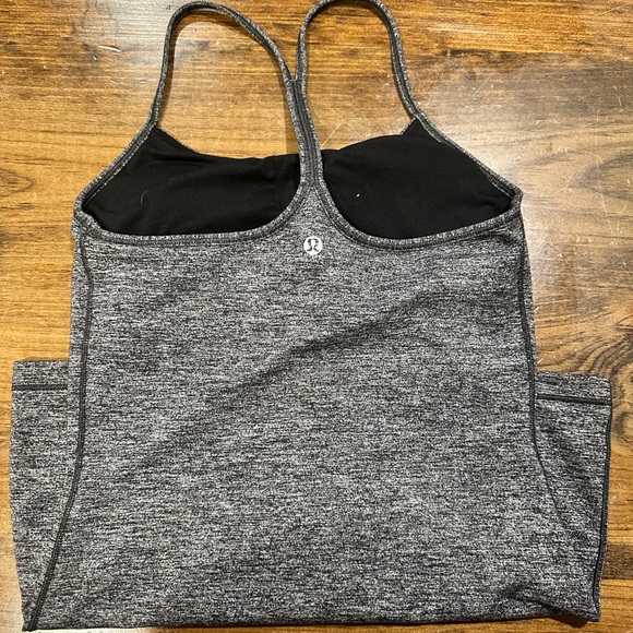Lululemon Power Y Tank. Size 4. Smoke free home. - Picture 3 of 3